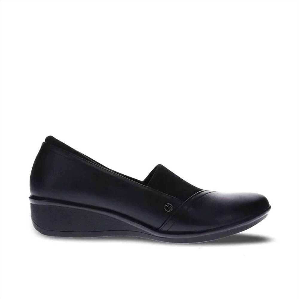 NEW REVERE women's naples wedged loafer in black french